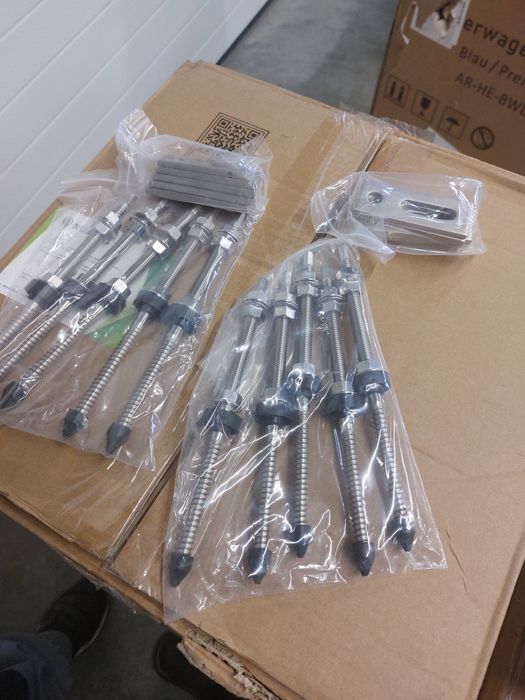 Mocowanie B-017 10 uchwytów blachodachówka klik Corab