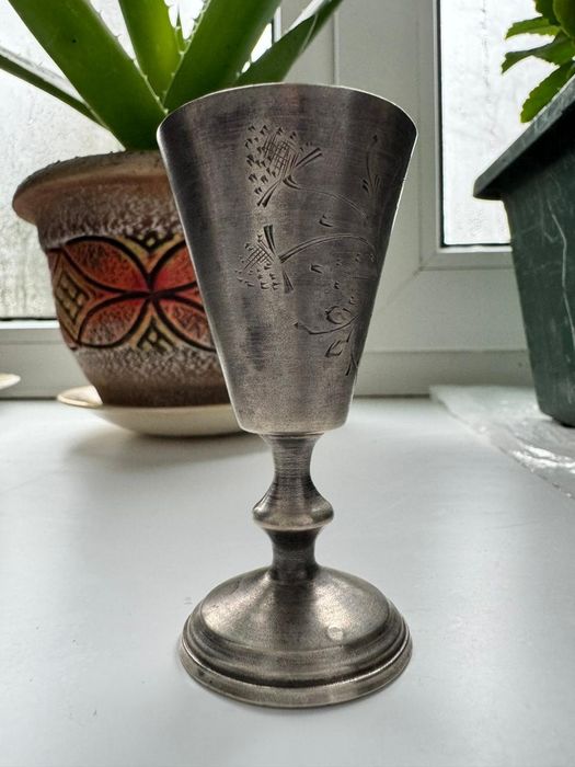 Продам серебряную стопку