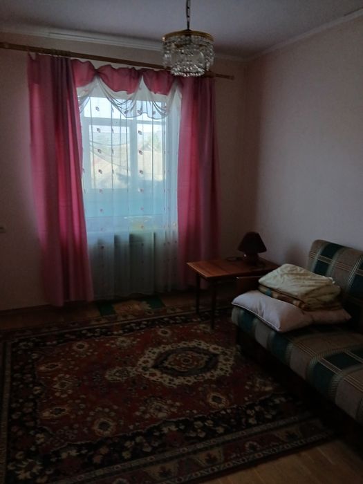 Продам будинок з ремонтом  ( неподалік річка) .