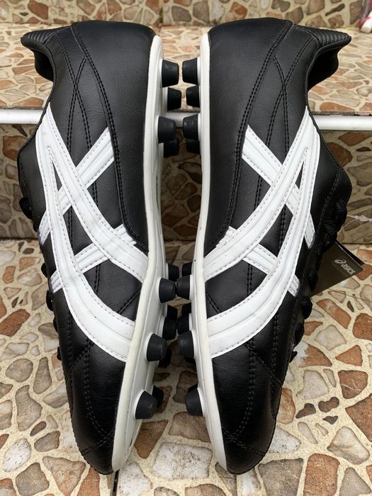 Бутсы asics leader