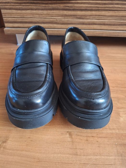 Półbuty loafersy skórzane Lasocki super stan