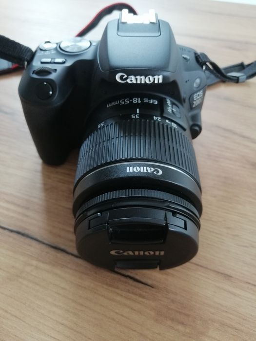 Máquina Canon EOS 200D
