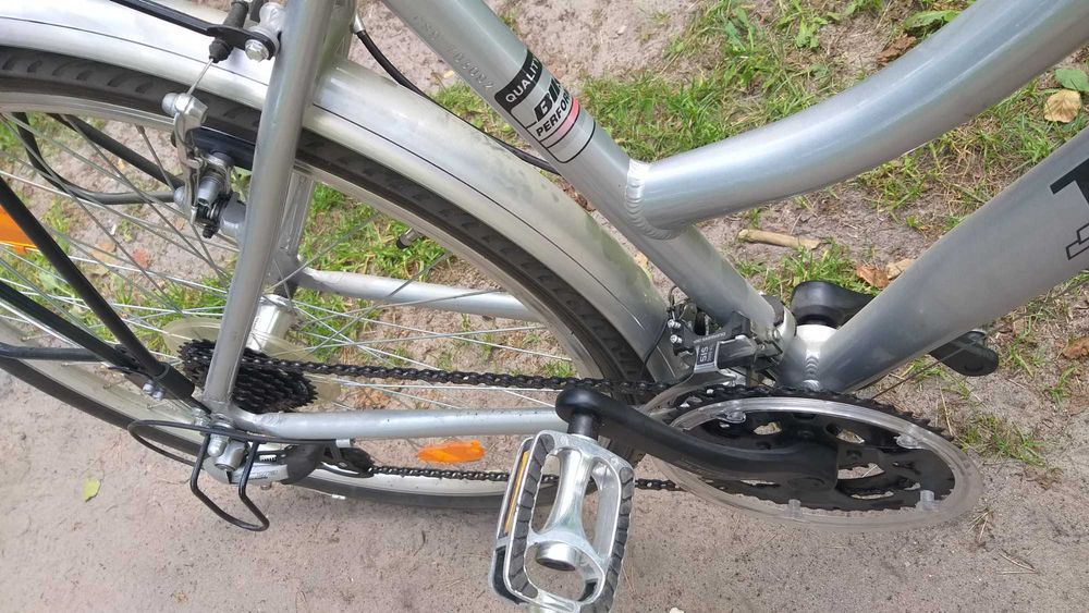 Rower trekkingowy DAMKA  koła28" jak nowy przejech ok 25km WARTO KUPIĆ