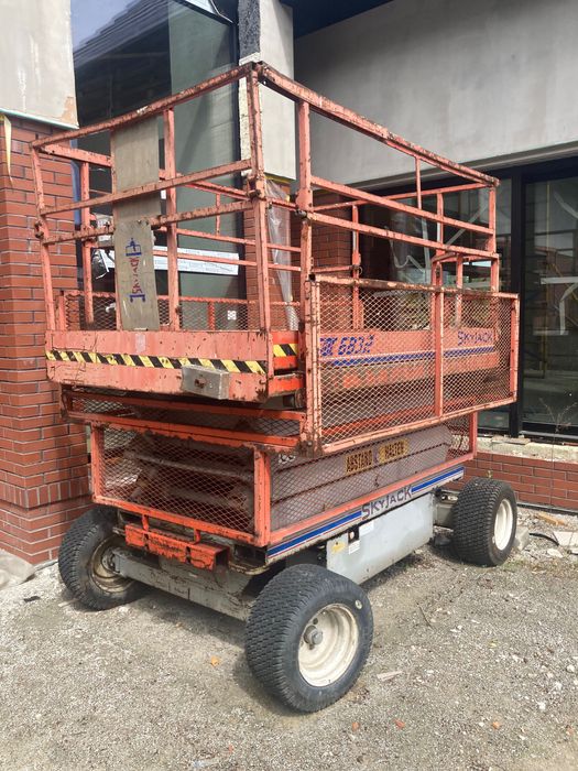 Podnośnik nożycowy SkyJack 24V nowe baterie