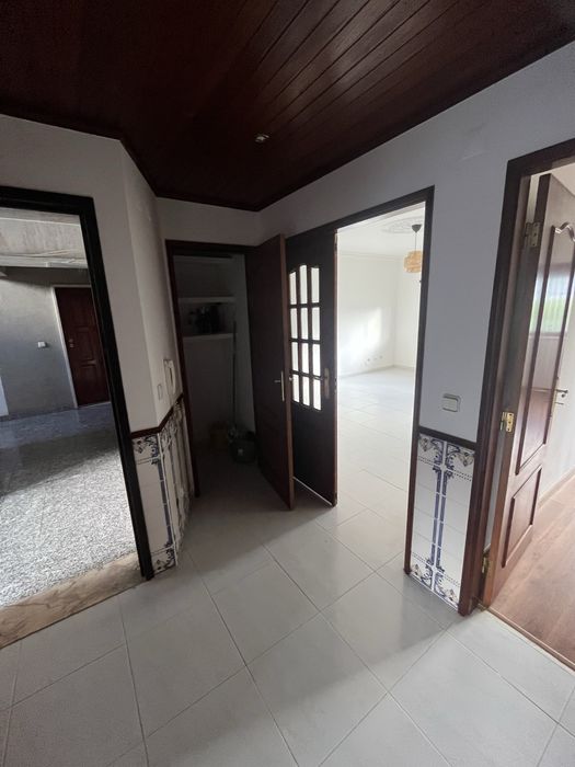 Alugo Quarto - Carregado