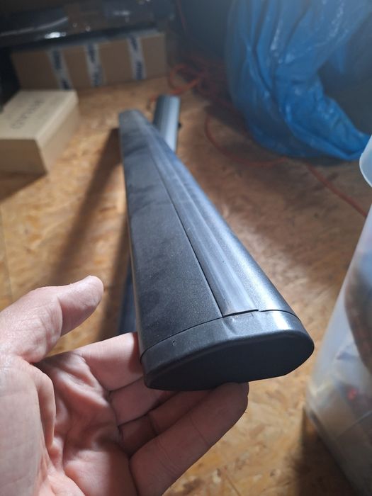 Aerodynamiczne belki dachowe CRUZ Airo Fix Dark 118