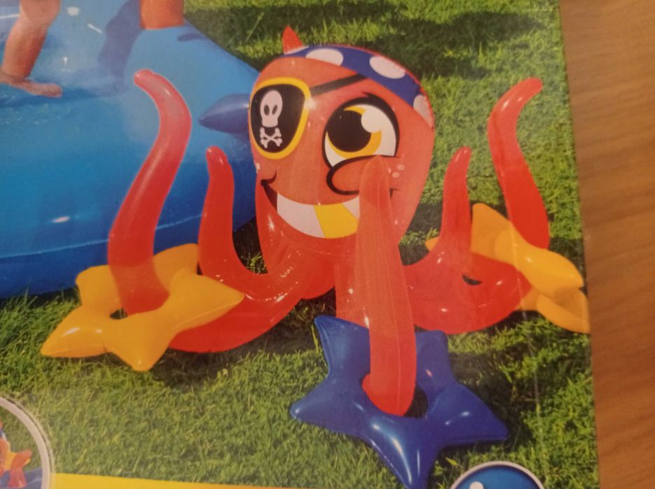 Piscina Bestway insuflável com jogos