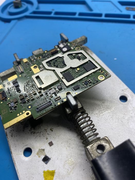 Ремонт телефонів, планшетів, ноутбуків