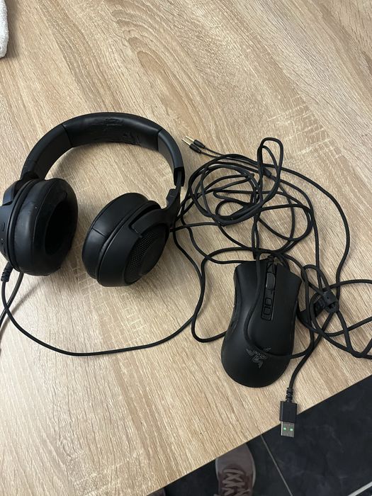 Razer headphones with microphone and mouse64564118215554120