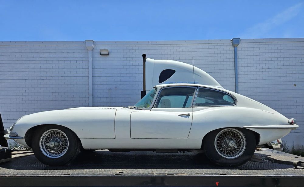 Jaguar E-Type494834062690897922