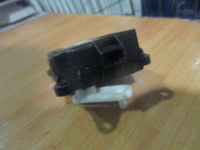 Motor da comporta da sofagem NISSAN Juke (F15)