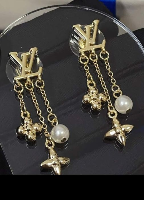 Niepowtarzalna kolczyki łańcuszki