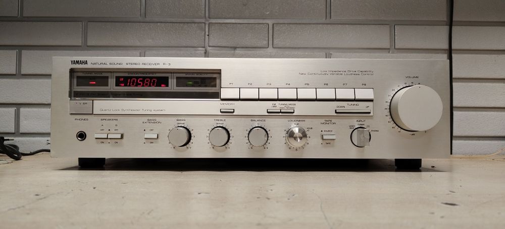 Amplituner Yamaha R-3. Stereo