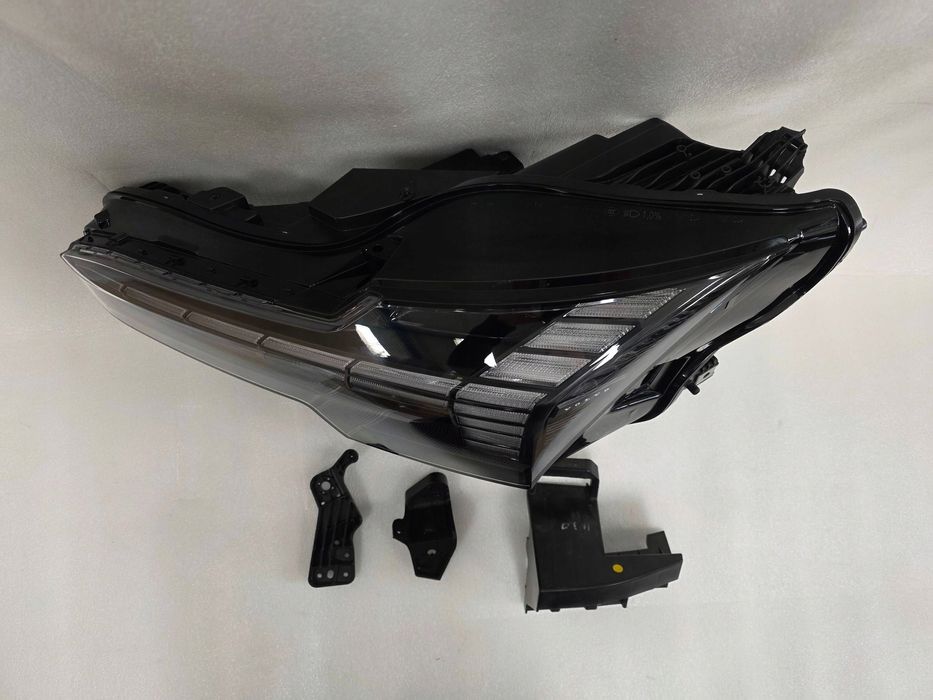 volvo ex30 2024 przód strona lewa lampa przednia 80000401