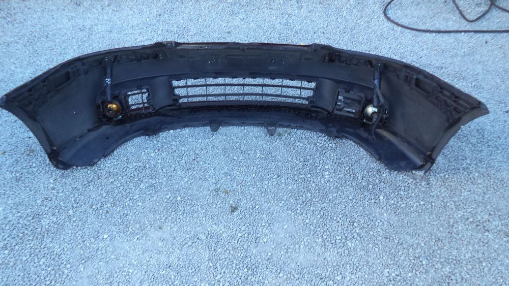 Para-choques VW  GOLF V ano 2003 a 2008  com esguichos para farol, Original