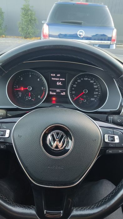 Продам автомобіль Volkswagen Passat B8