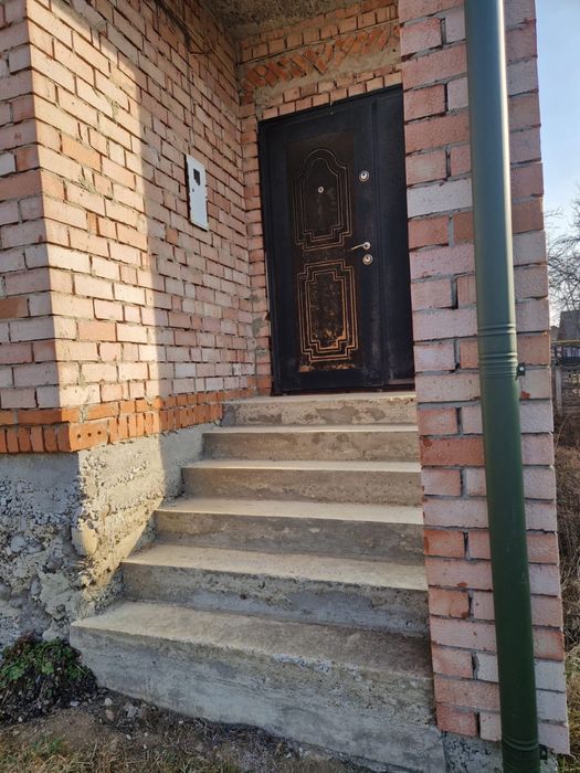 Продаж будинку в р-ні Роща ( верх)