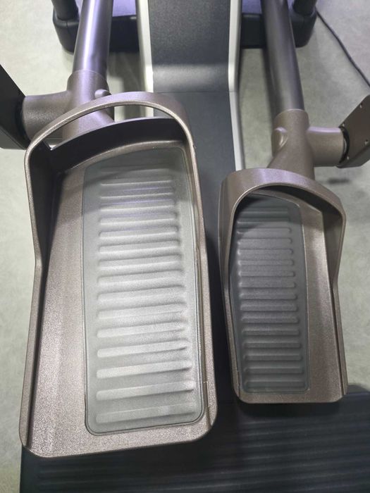 Продам професійний орбітрек для дому бренд Technogym Италия