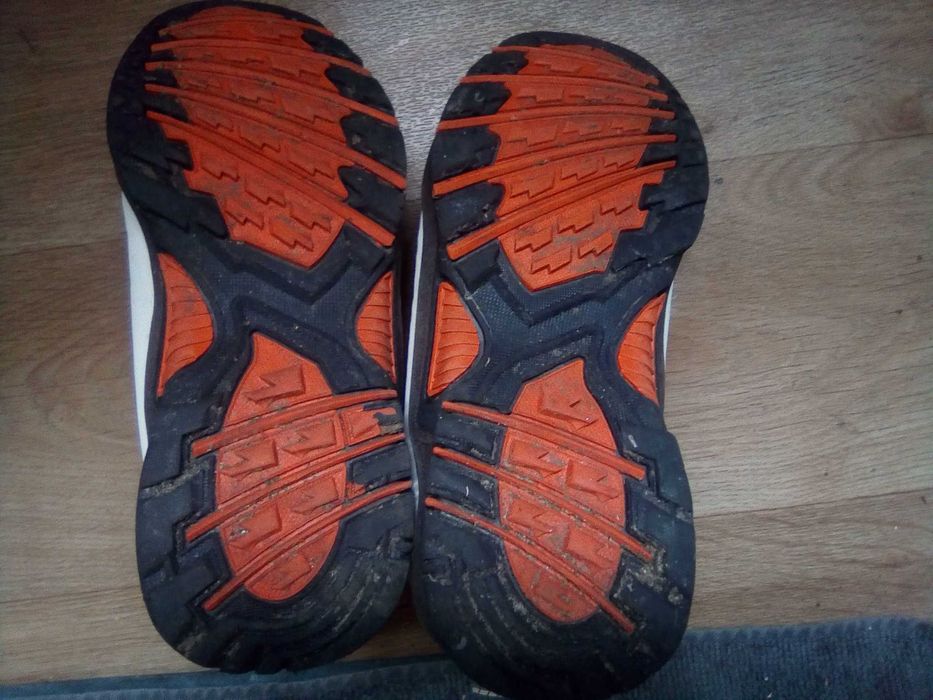 Женские утеплённые кроссовки