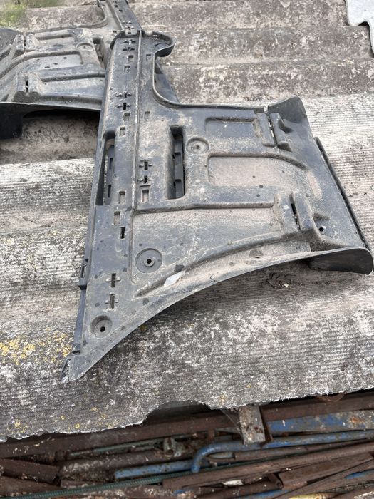 Продам бокове кріплення бампера