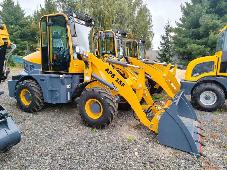 Ładowarka APS 15F – Nowa | Udźwig 1500 kg | 0,6 m³ | Gwarancja