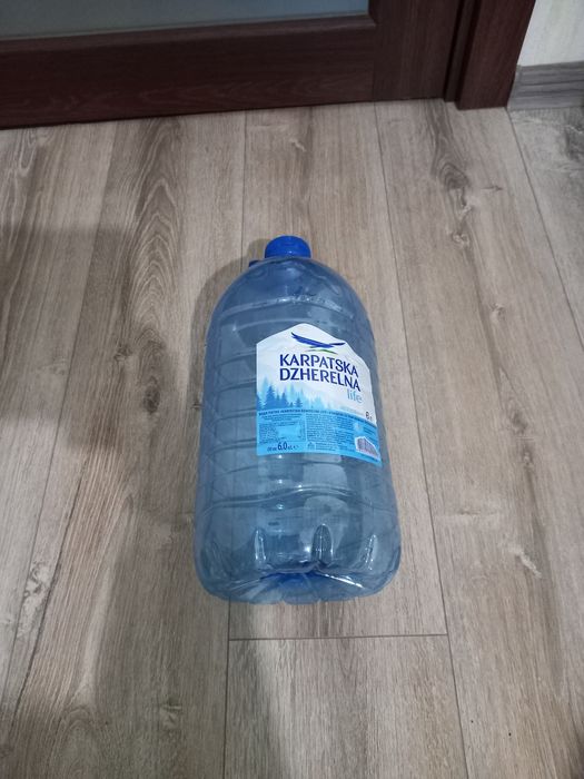 Баклажка на 6 литров.