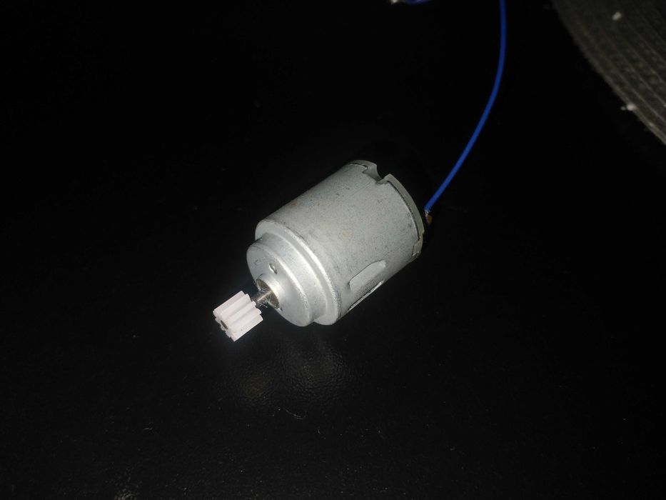mini silniczek / silnik 21mm