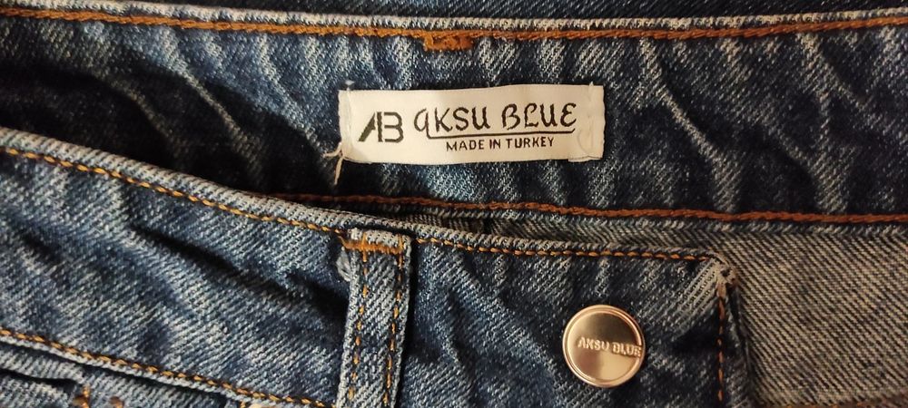 Стильні джинси з високою посадкою