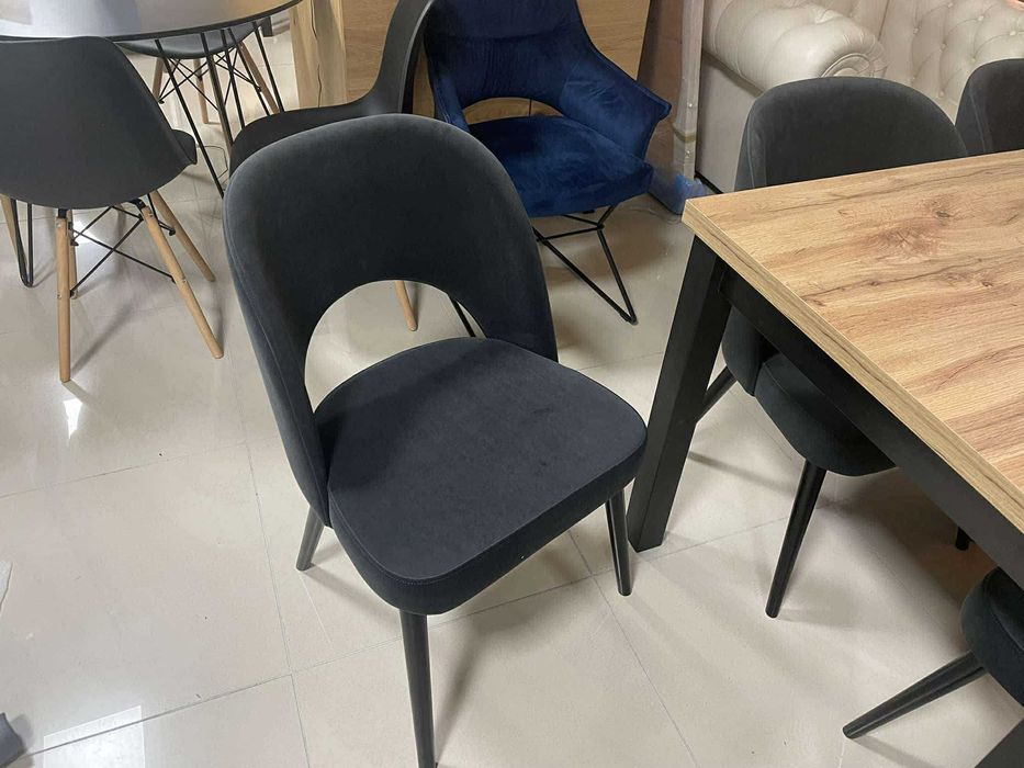 (25GR) Stół rozkładany + 6 krzeseł, 2499 zł