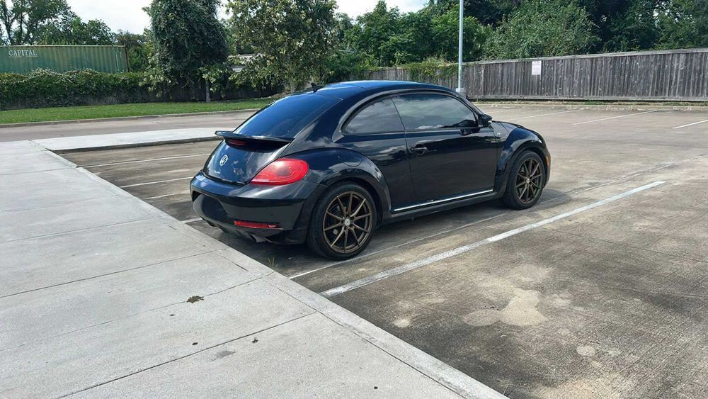 Volkswagen Beetle      2014
