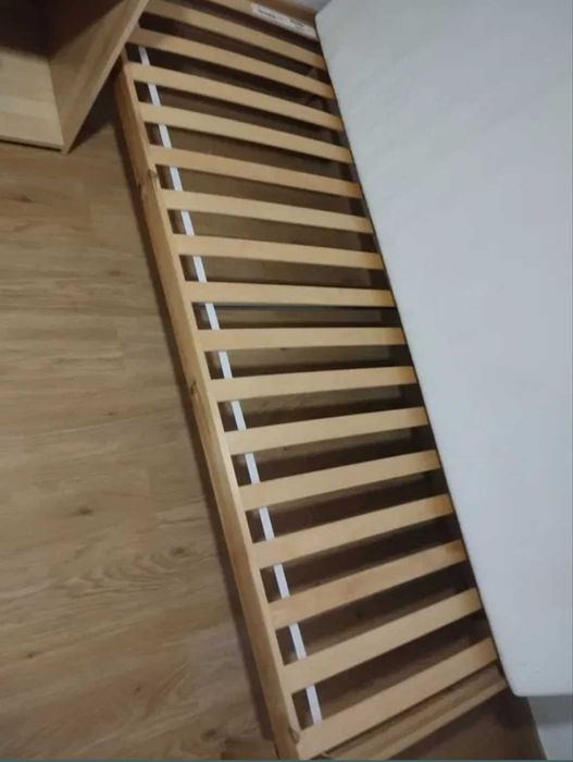 Cama solteiro com estrado e colchão