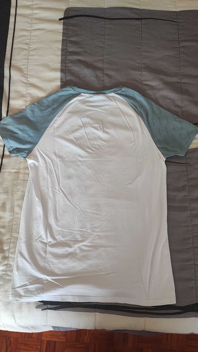 T-shirt Siksilk branca e azul