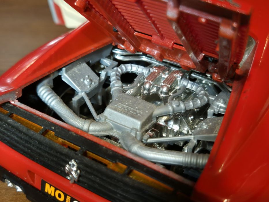 Ferrari 348 TB - Bburago, skala 1:18