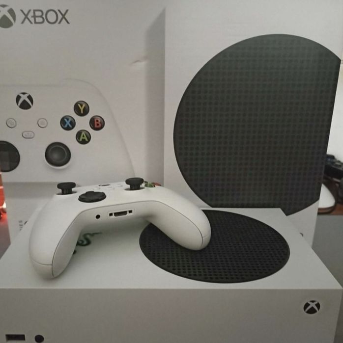 Xbox serie S Com pouco uso