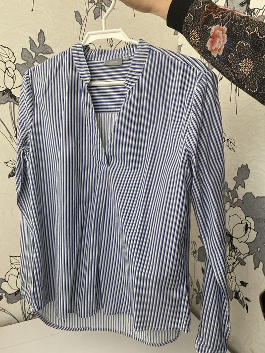 Полосата жіноча сорочка