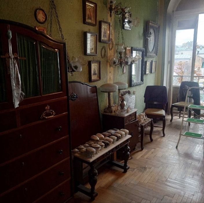 Вивіз та викуп старих предметів, речей, посуду, книг періоду УССР