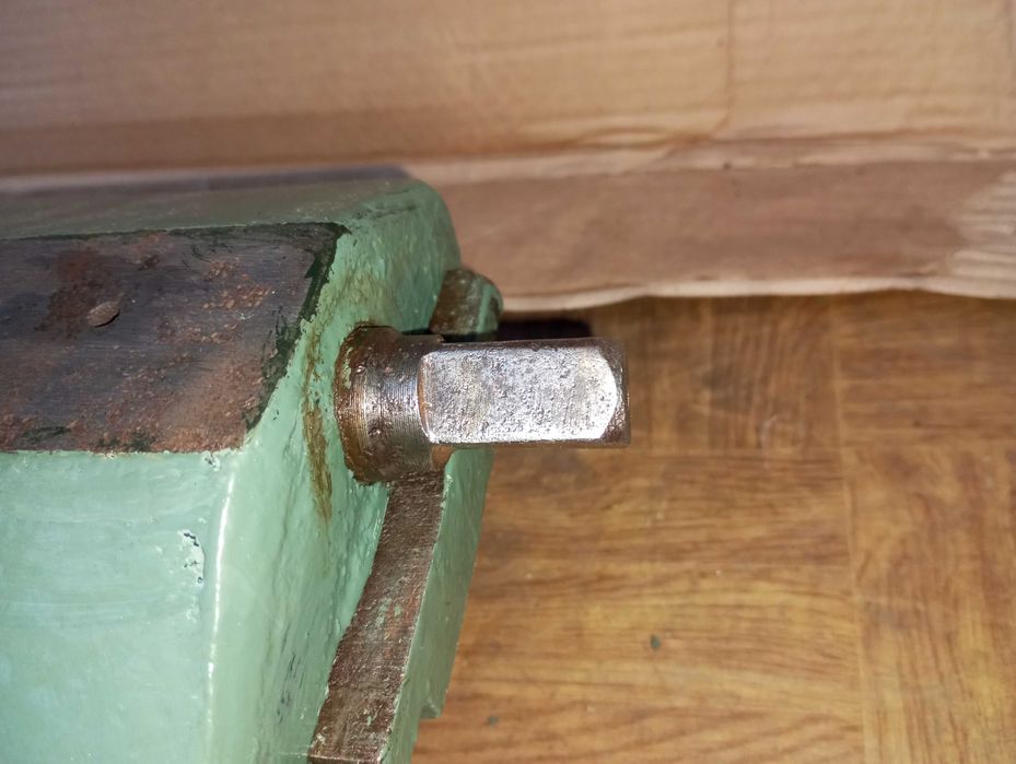 Тиски 140 мм фрезерного сверлильного ключи головки слесарный