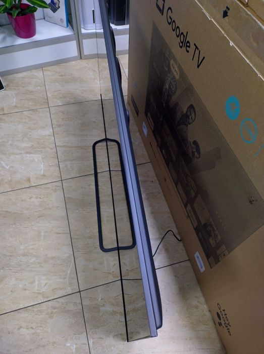 Тонкий телевізор Qilive 65" (Q65UA231B) 4K з Wi-Fi, Smart TV, T-2