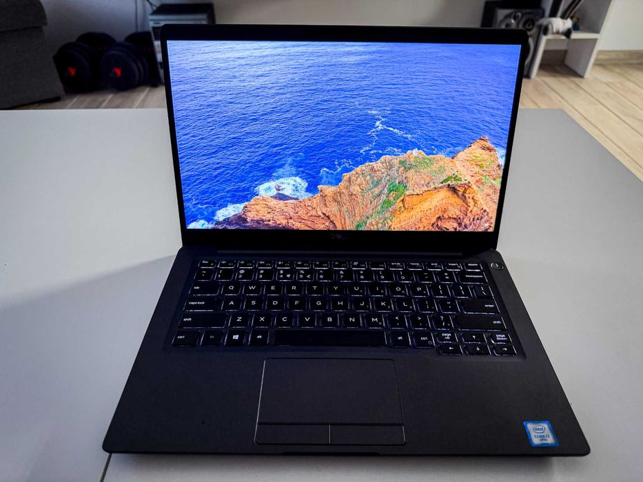 Laptop DELL 7400 i7 16GB DOTYK. PO PELNYM SERWISIE (Wartym 400zl).