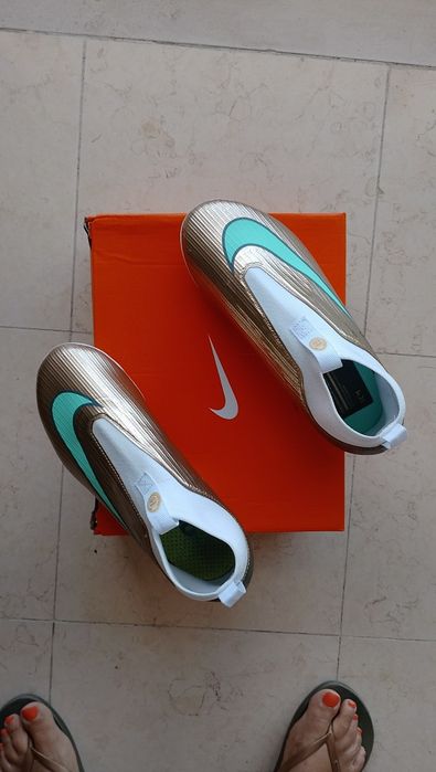 Chuteiras Nike Novas