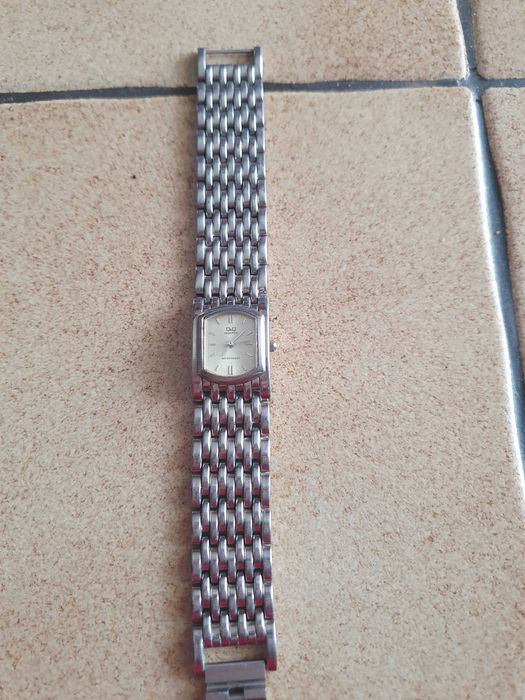 Zegarek damski Q&Q.