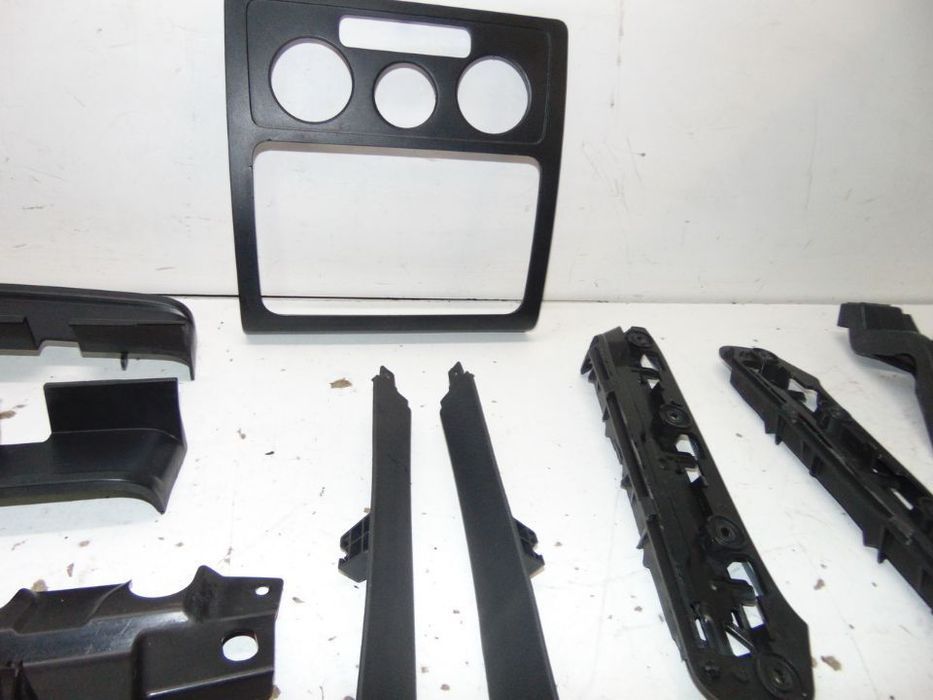 VW caddy 2005 vários plásticos e guarnições