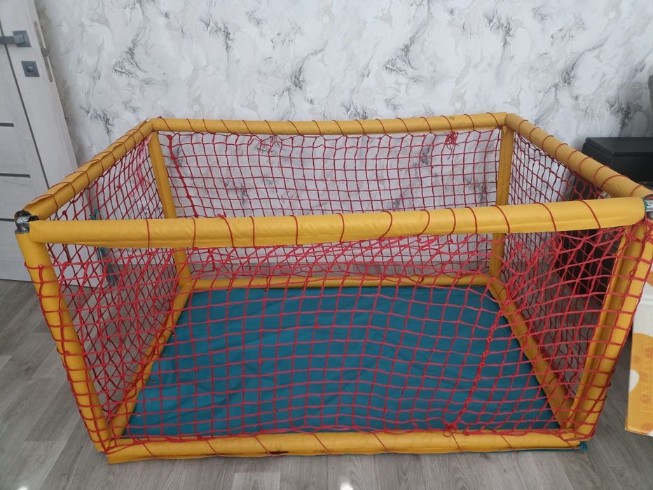 Манеж дитячий.      .