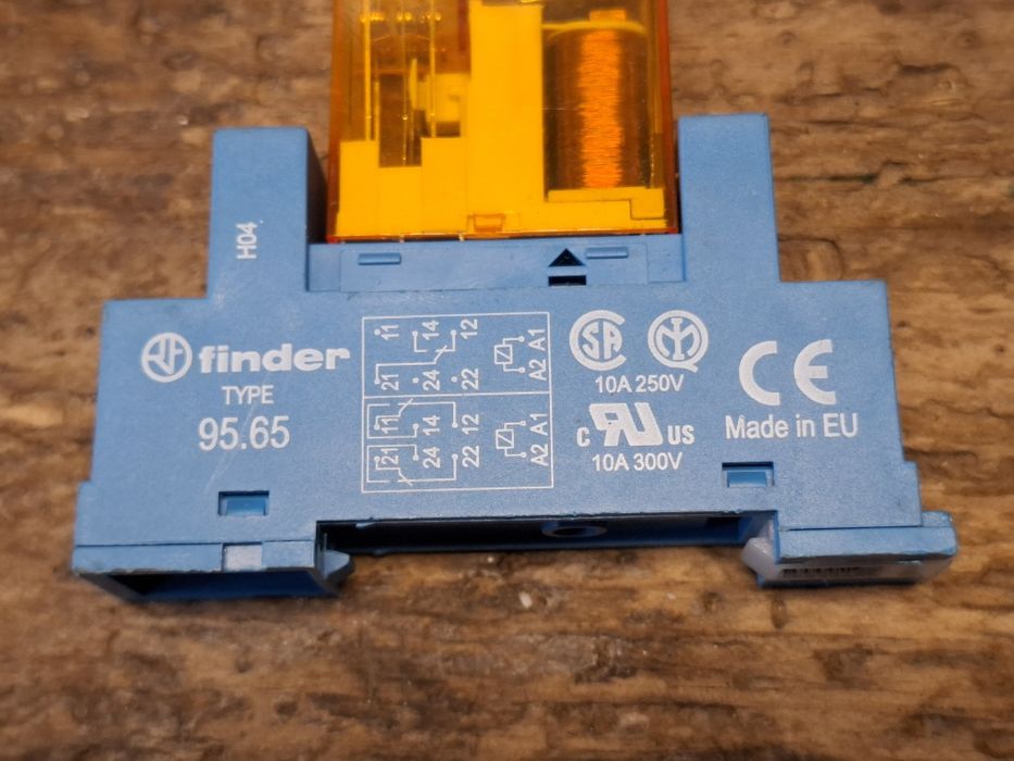 Base de Relé e Relé finder