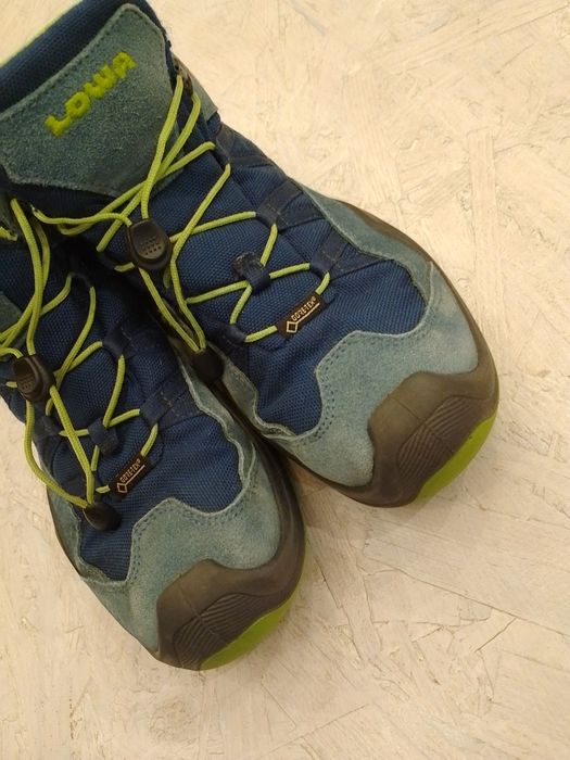 Черевики Lowa (Баварія) з системою gore-tex