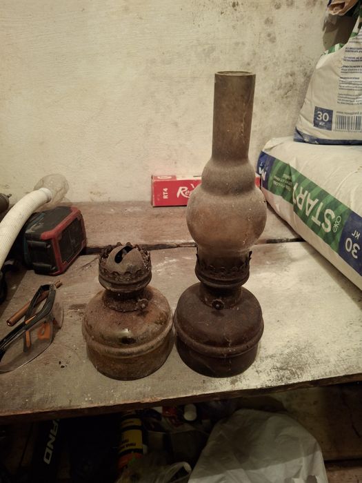 Продам 2 кірасінових лампи