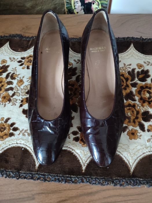 Продам женские кожаные туфли