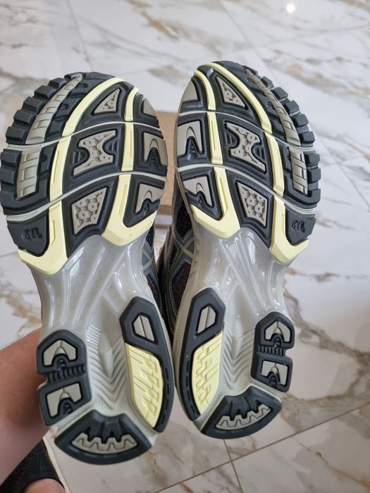 Оригінал 100% кросівки asics nimbus 10.1  eur 41.5