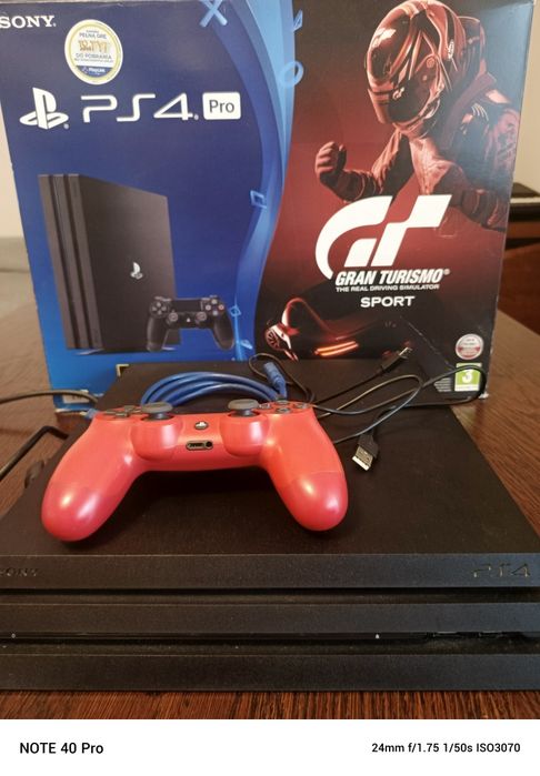 Sprzedam PS4 Pro