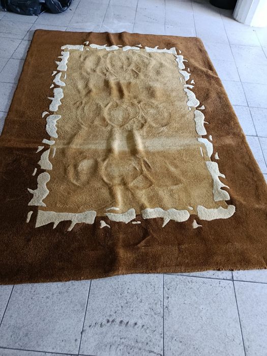 Tapete de sala em muito bom estado